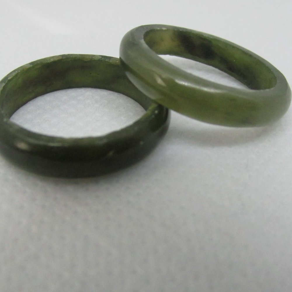 Natural Canadian JADE Rings two couples bands - Picture 2 of 3